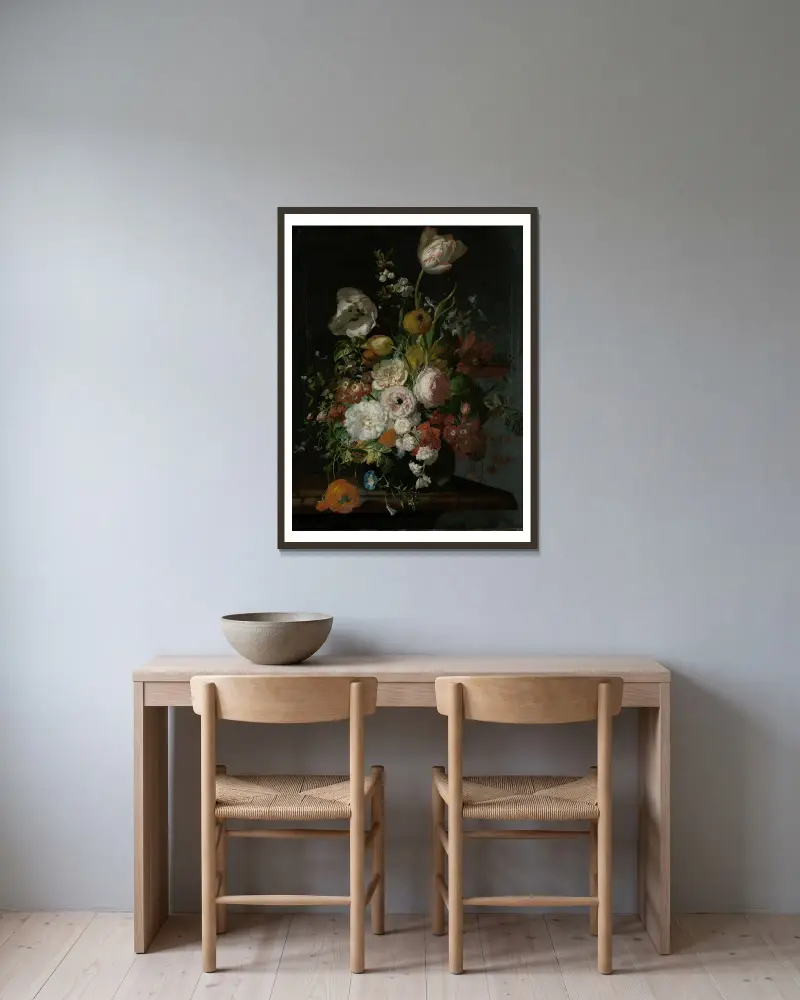 Stilleben med blommor i glasvas av Rachel Ruysch inramad på en vägg