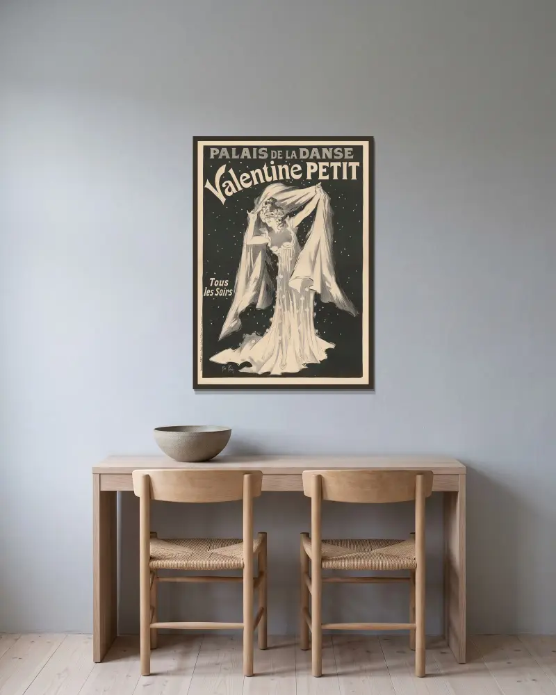Danspalatset. Valentine Petit. Varje kväll av René Péan inramad på en vägg