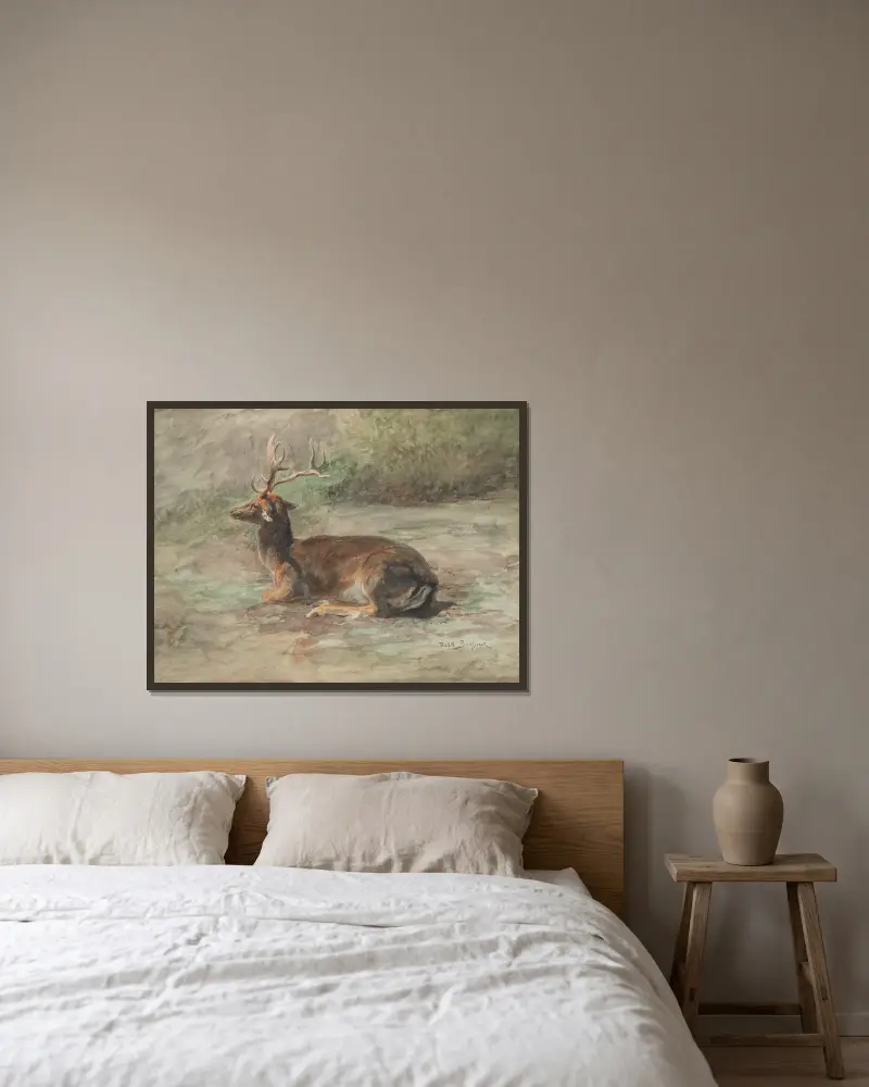 Liegender Hirsch von Rosa Bonheur gerahmt an einer Wand
