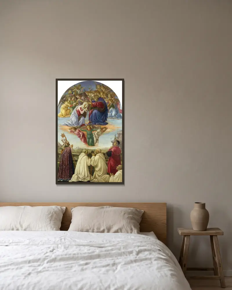Jungfru Marie kröning av Sandro Botticelli inramad på en vägg