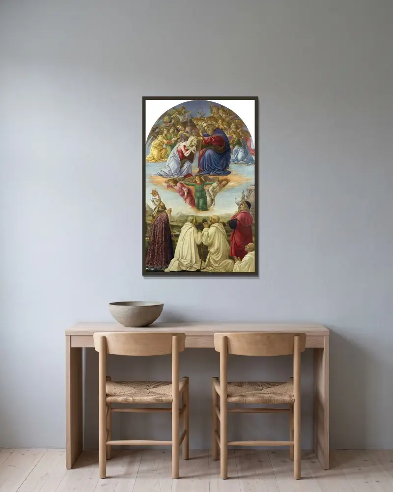 Jungfru Marie kröning av Sandro Botticelli inramad på en vägg