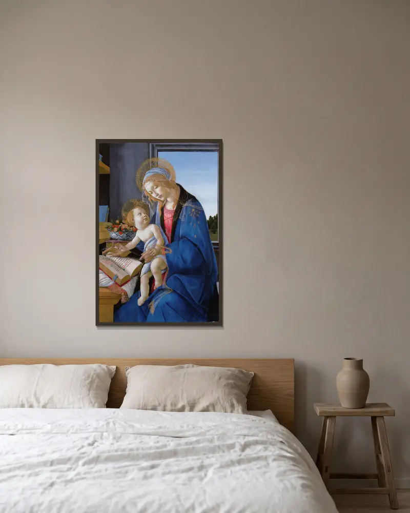 The Virgin and Child (The Madonna of the Book) av Sandro Botticelli inramad på en vägg