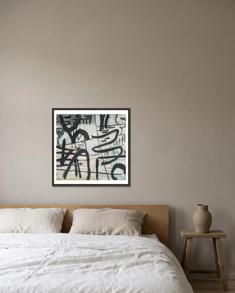 Abstrakte Komposition mit schwarzen Linien von Sasza Blonder gerahmt an einer Wand