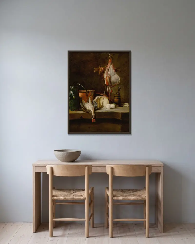 Stilleben mit einem Rochen, einem Zwiebelkorb, Eiern, Käse, einem grünen Krug und Kupfergeschirr von Jean Siméon Chardin gerahmt an einer Wand