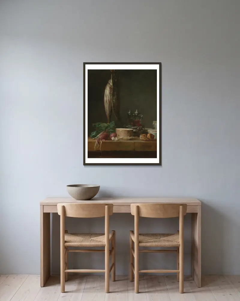 Stillleben mit Fisch, Gemüse, Gougères, Krügen und Karaffen auf einem Tisch von Jean Siméon Chardin gerahmt an einer Wand
