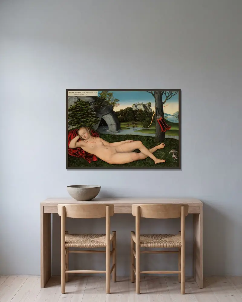 Die Nymphe der Quelle von Lucas Cranach the Elder gerahmt an einer Wand