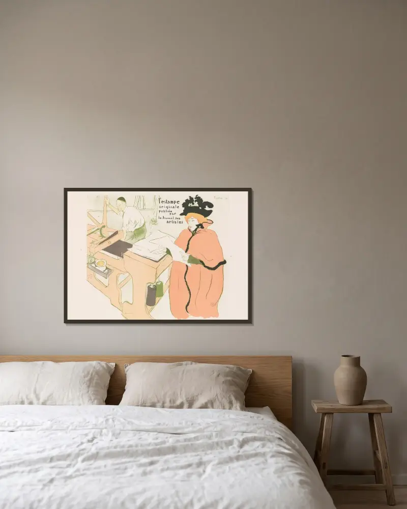 Omslag till 'L'Estampe originale, Album I, publiée par les Journal des Artistes' av Henri de Toulouse-Lautrec inramad på en vägg