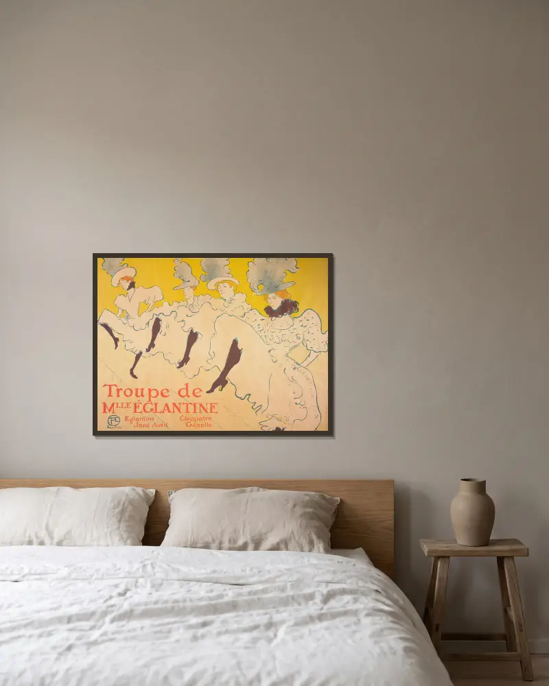 Mademoiselle Eglantines trupp av Henri de Toulouse-Lautrec inramad på en vägg