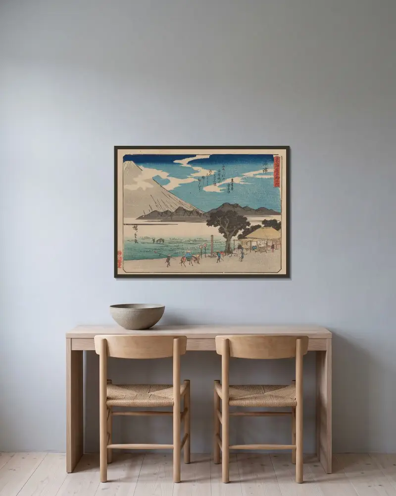 De femtiotre stationerna på Tōkaidō, pl. 13 av Utagawa Hiroshige inramad på en vägg