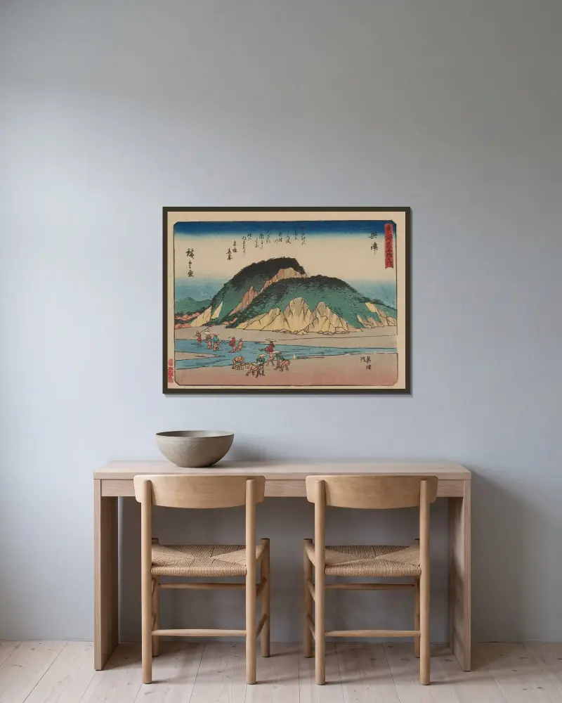 De femtiotre stationerna på Tōkaidō, plansch 18 av Utagawa Hiroshige inramad på en vägg