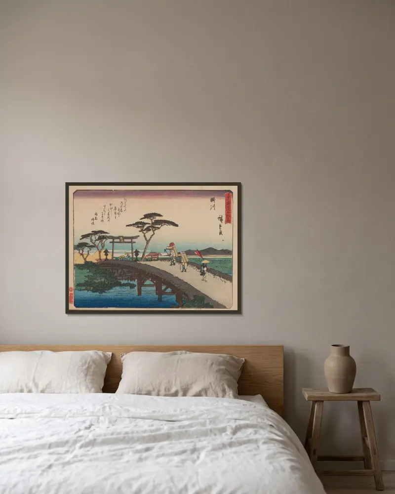 De femtiotre stationerna på Tōkaidō, plansch 27 av Utagawa Hiroshige inramad på en vägg