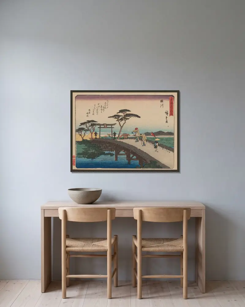 De femtiotre stationerna på Tōkaidō, plansch 27 av Utagawa Hiroshige inramad på en vägg