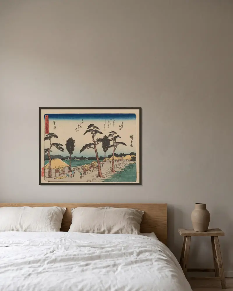 De femtiotre stationerna på Tōkaidō, plansch 28 av Utagawa Hiroshige inramad på en vägg