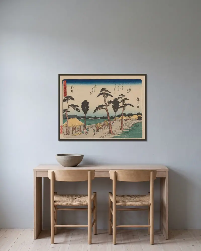 De femtiotre stationerna på Tōkaidō, plansch 28 av Utagawa Hiroshige inramad på en vägg