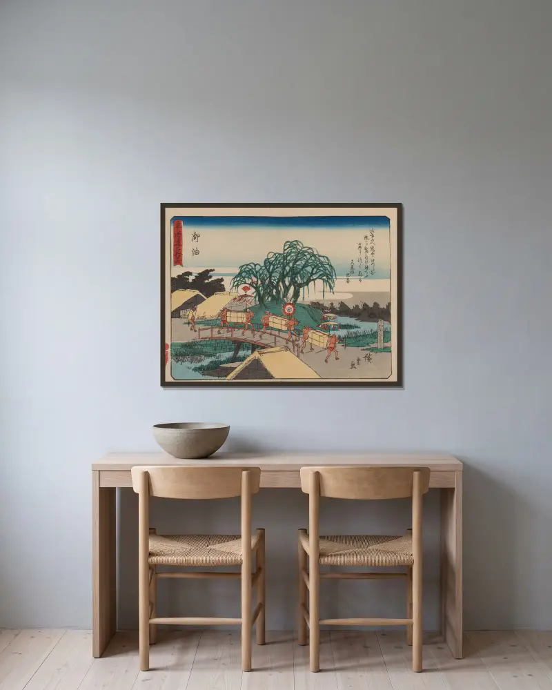 De femtiotre stationerna på Tōkaidō, plansch 36 av Utagawa Hiroshige inramad på en vägg