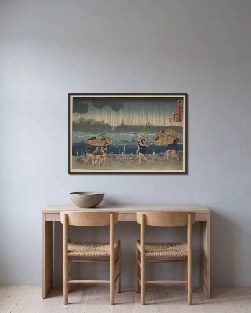 Bei Regen mit Schirmen am Strand entlanggehende Menschen von Utagawa Kuniyoshi gerahmt an einer Wand