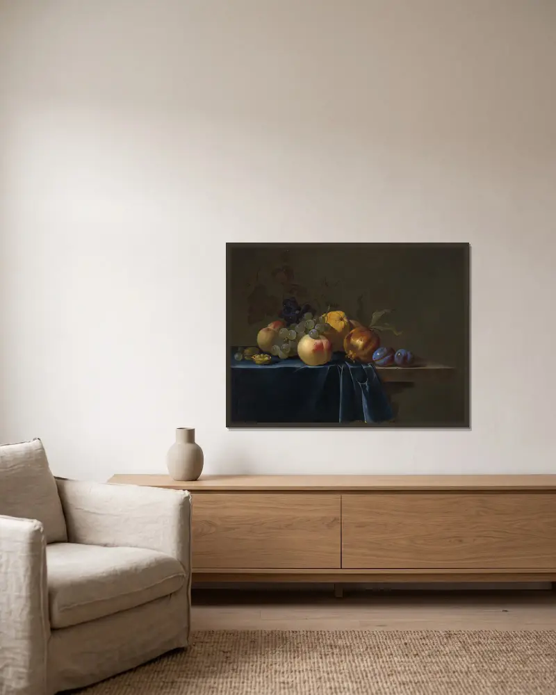 Persikor, vindruvor, granatäpple och plommon på en gesims av Willem van Aelst inramad på en vägg