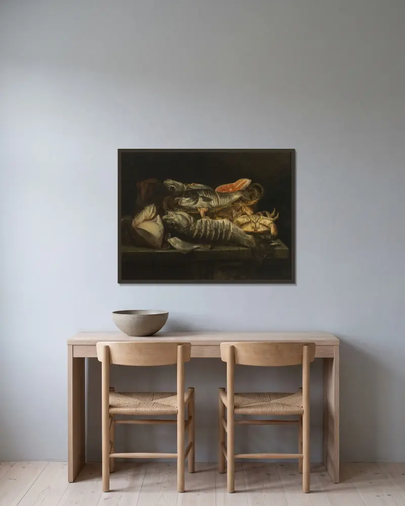 Stilleben med fisk och kräftdjur på ett bord av Abraham van Beyeren inramad på en vägg