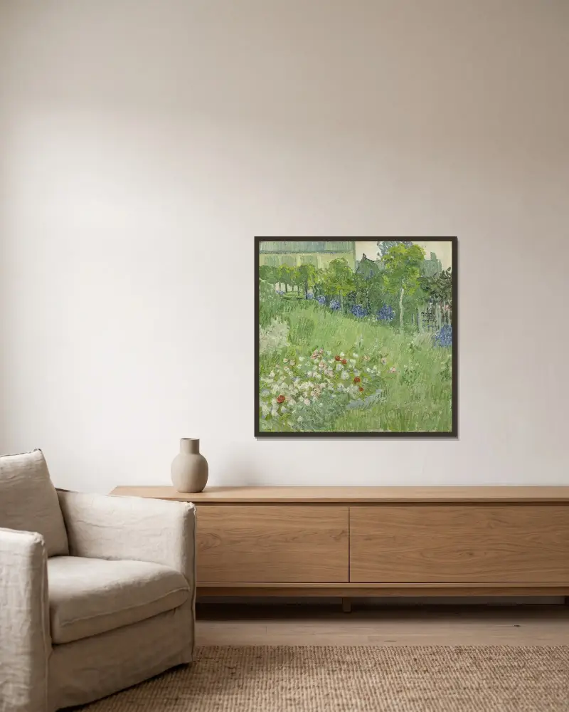 Daubigny’s garden av Vincent van Gogh inramad på en vägg