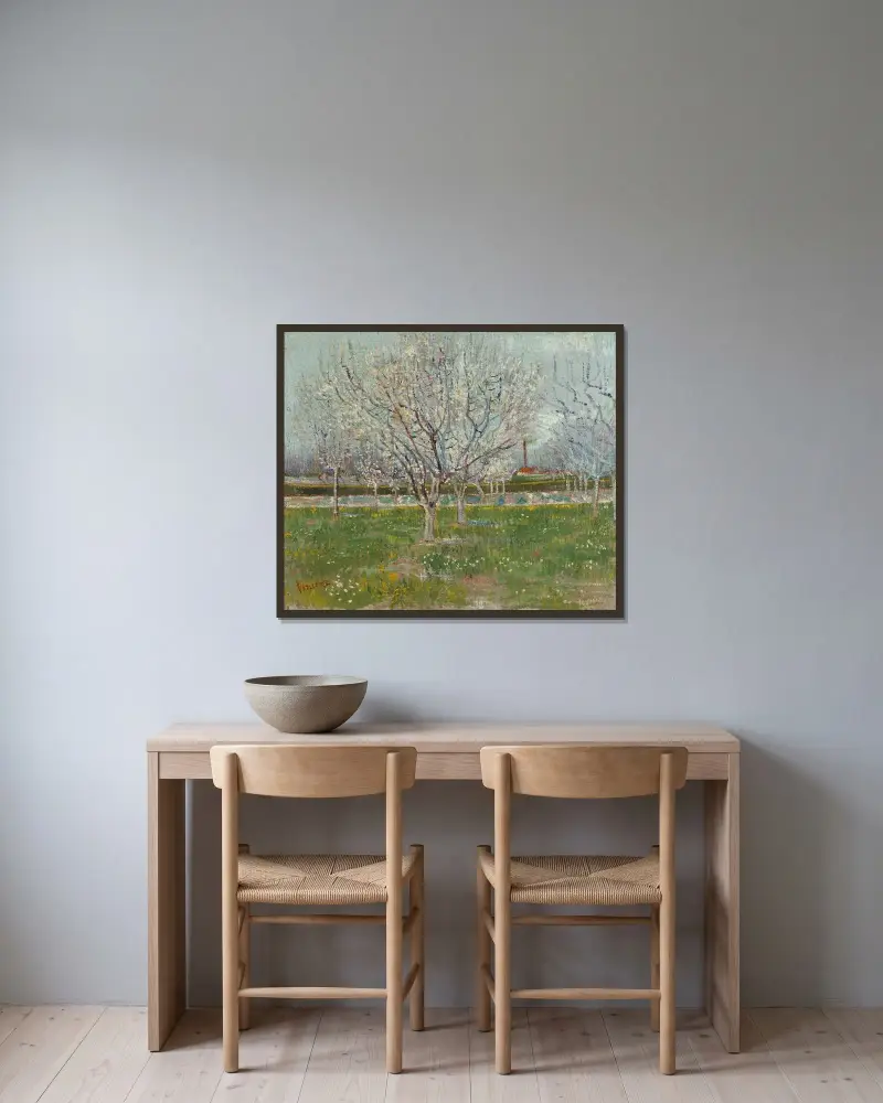 Orchard in Blossom (Plum Trees) av Vincent van Gogh inramad på en vägg