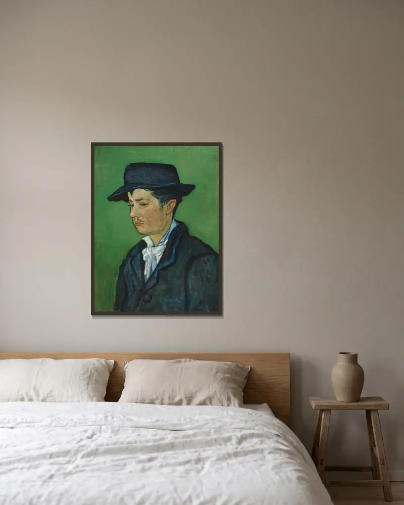 Porträtt av Armand Roulin, 1888 – nr 1 av Vincent van Gogh inramad på en vägg