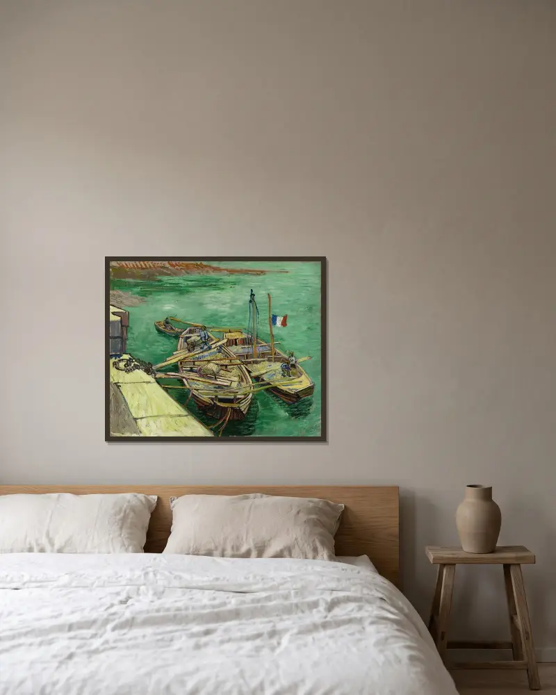 Nábřeží s muži vykládajícími písek z člunů, Vincent van Gogh v rámu na stěně