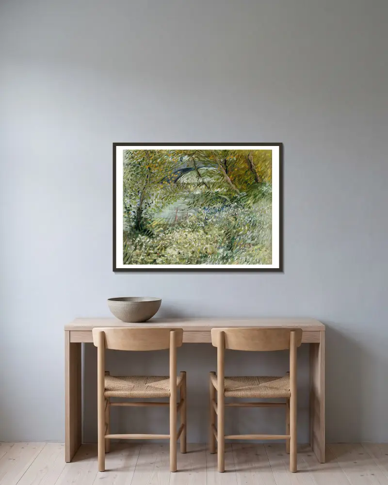Flussufer im Frühling von Vincent van Gogh gerahmt an einer Wand