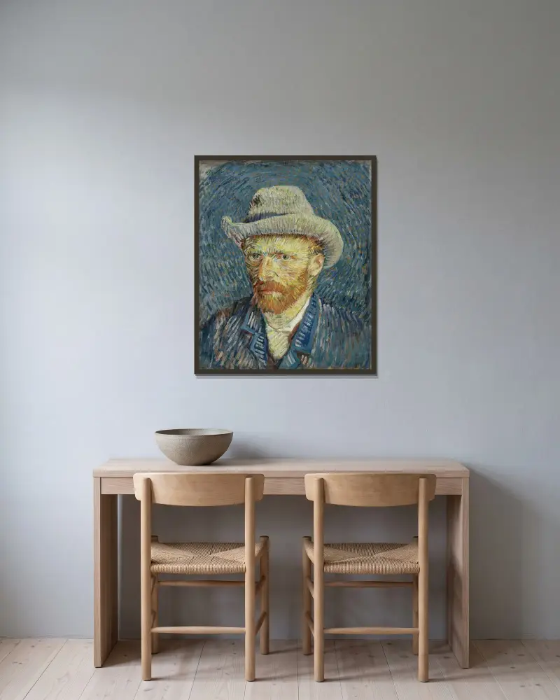 Self-portrait with grey felt hat av Vincent van Gogh inramad på en vägg