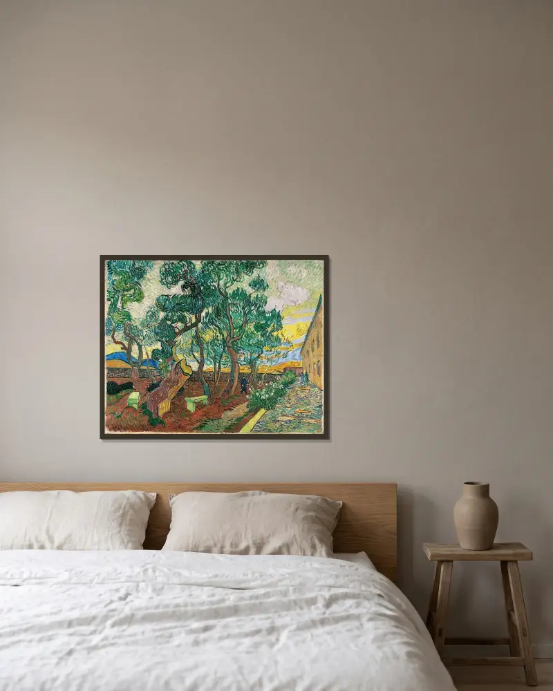 Trädgården vid Saint-Paul-sjukhuset av Vincent van Gogh inramad på en vägg