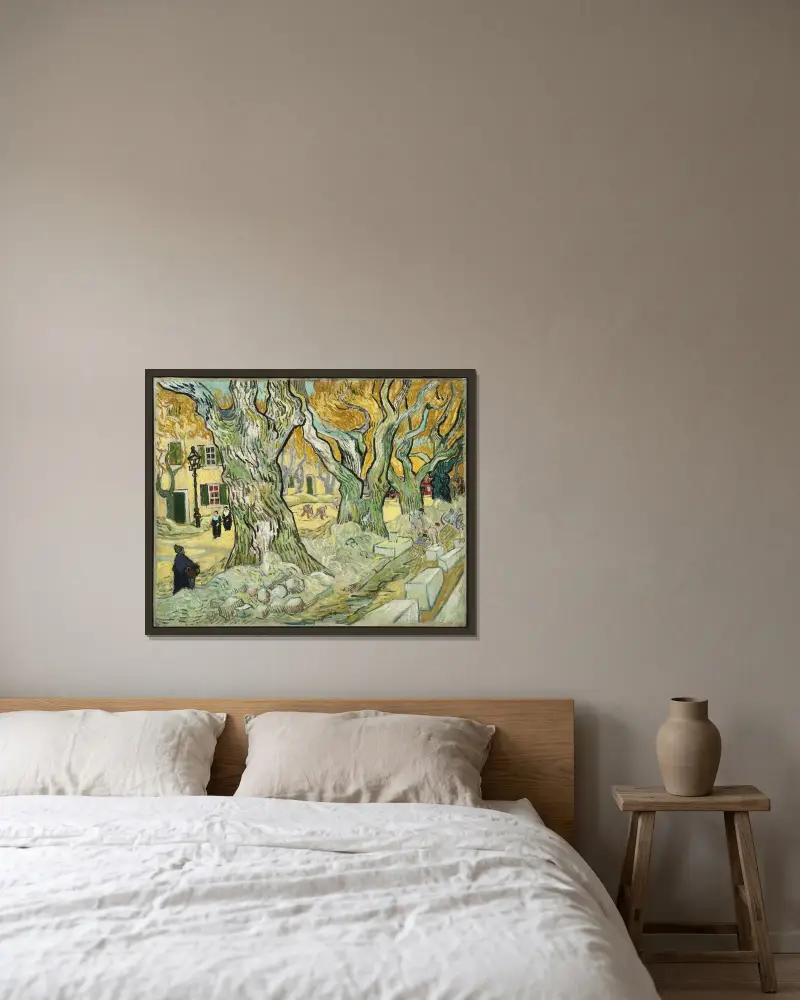 The Road Menders av Vincent van Gogh inramad på en vägg