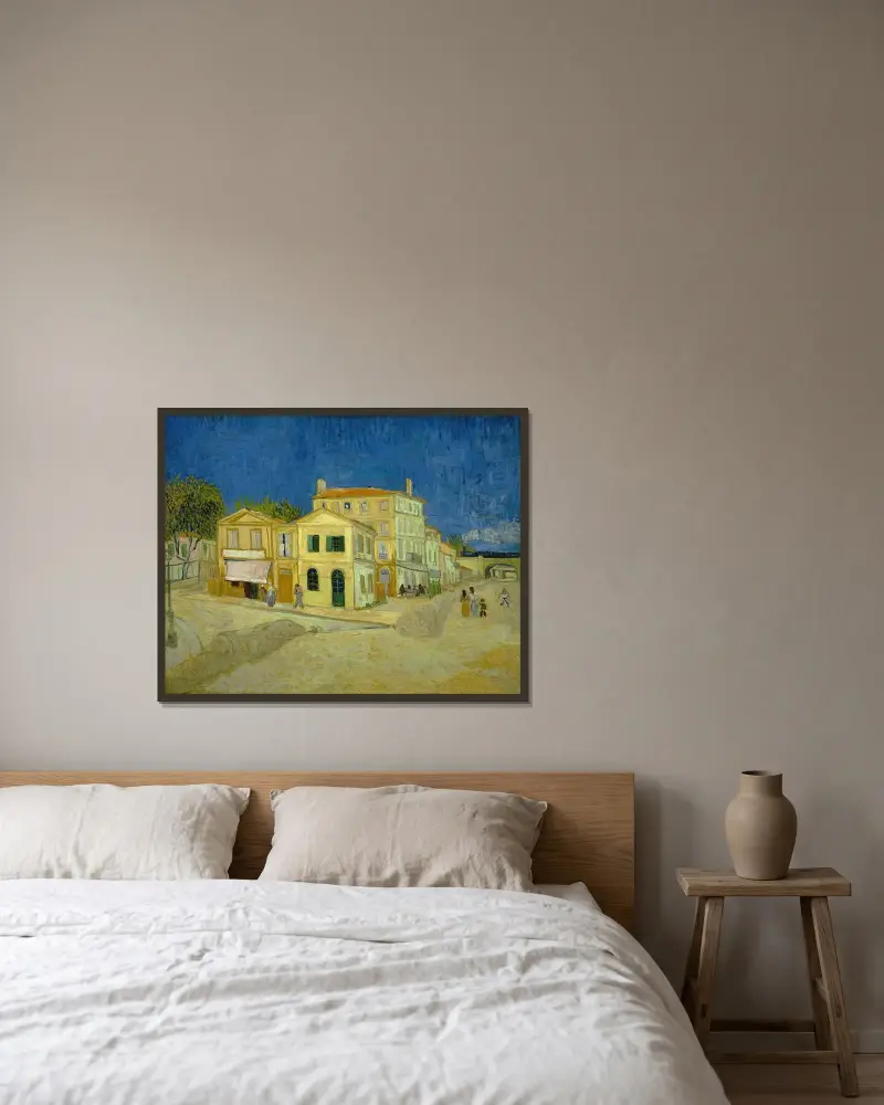 The yellow house (`The street’) av Vincent van Gogh inramad på en vägg