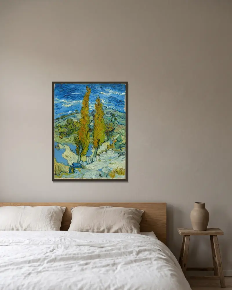 Två popplar i Alpilles nära Saint-Rémy av Vincent van Gogh inramad på en vägg