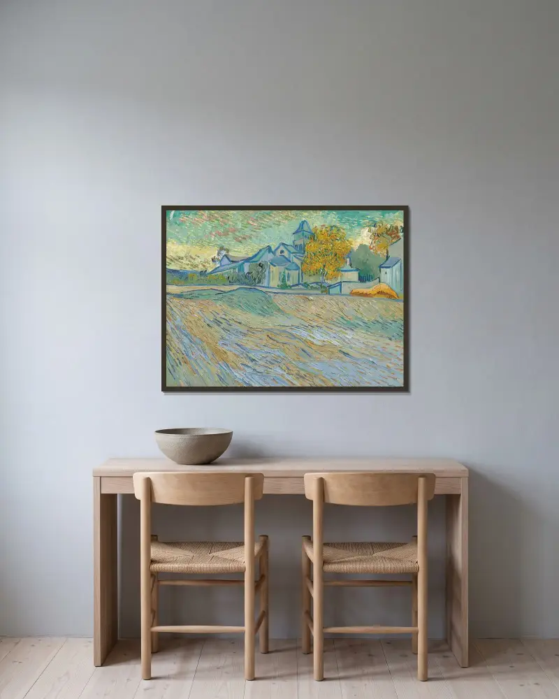 Blick auf das Asyl und die Kapelle Saint-Paul de Mausole (Saint-Rémy) von Vincent van Gogh gerahmt an einer Wand
