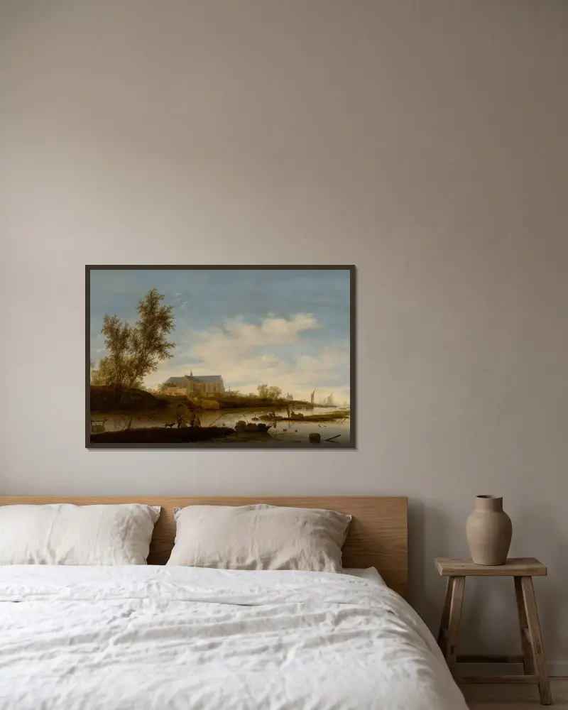 Flodlandskap med fiskare i förgrunden, Laurenskerk i Alkmaar bortom av Salomon van Ruysdael inramad på en vägg