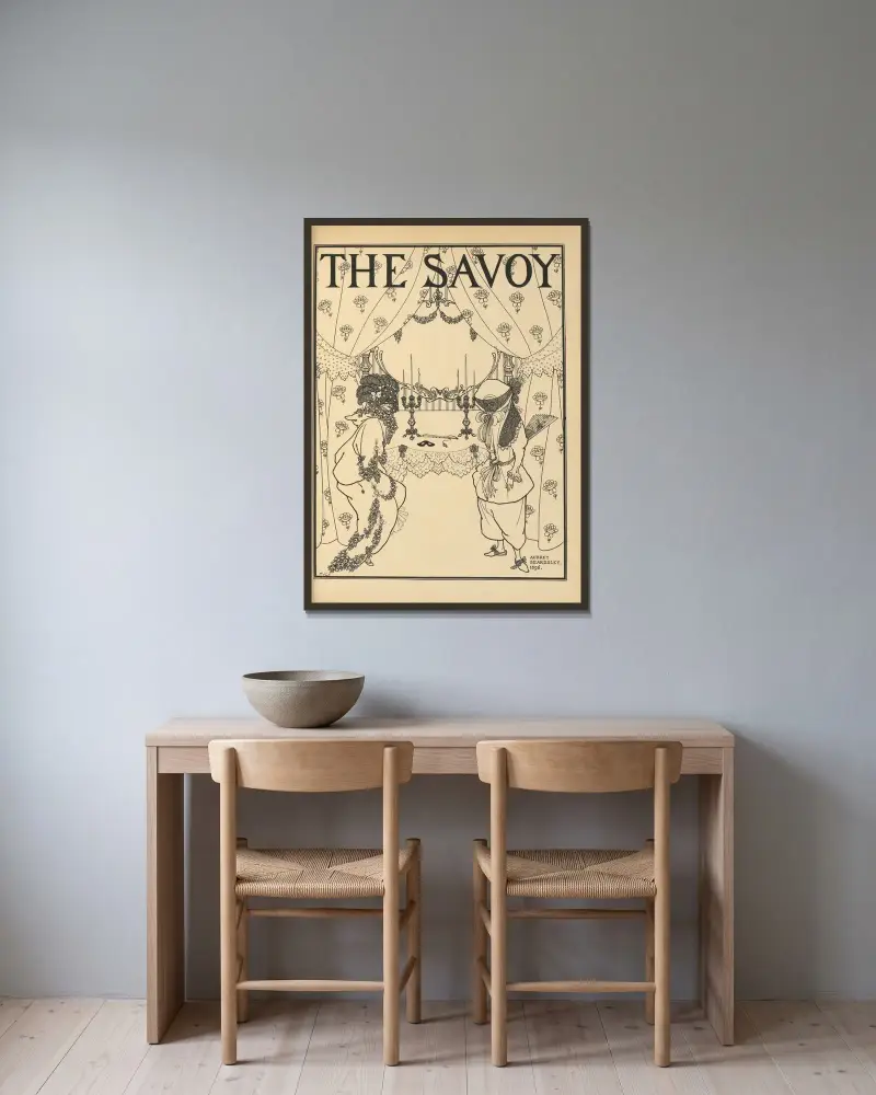 Titelsida. Ur 'The Savoy' nr 1 och 2 av Aubrey Vincent Beardsley inramad på en vägg