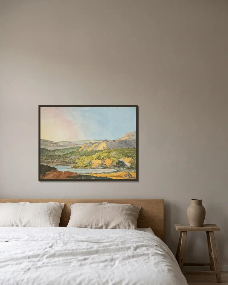 Sydligt landskap vid havet med skogklädda kullar och vatten i förgrunden av Johann Wolfgang Von Goethe inramad på en vägg