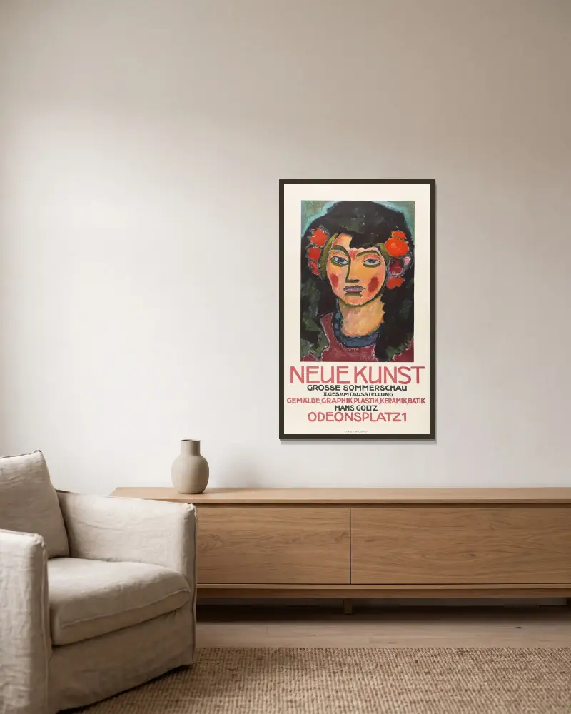 Affisch för Galerie Neue Kunsts stora sommarutställning, München av Alexej von Jawlensky inramad på en vägg
