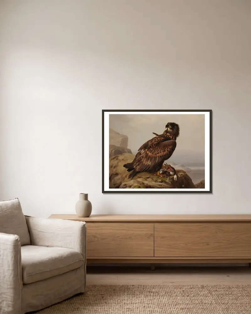 Seeadler mit Beute von Ferdinand von Wright gerahmt an einer Wand