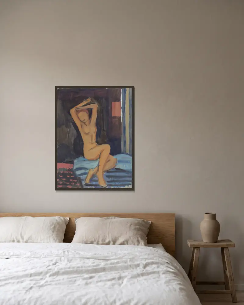 Figur mit erhobenen Armen von Walther Gamerith gerahmt an einer Wand