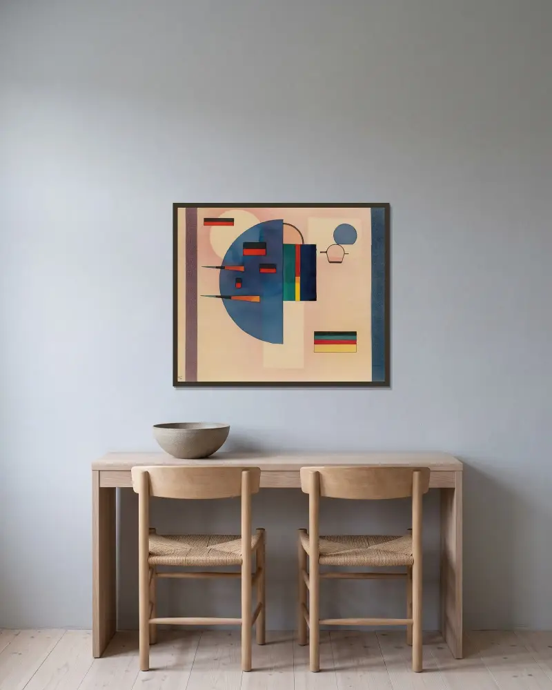 Beruhigt (Calmed) av Wassily Kandinsky inramad på en vägg