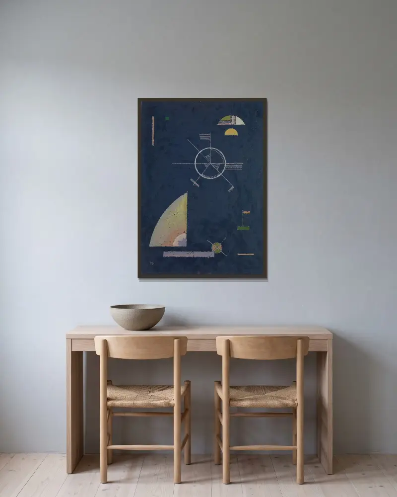 Dull gray av Wassily Kandinsky inramad på en vägg