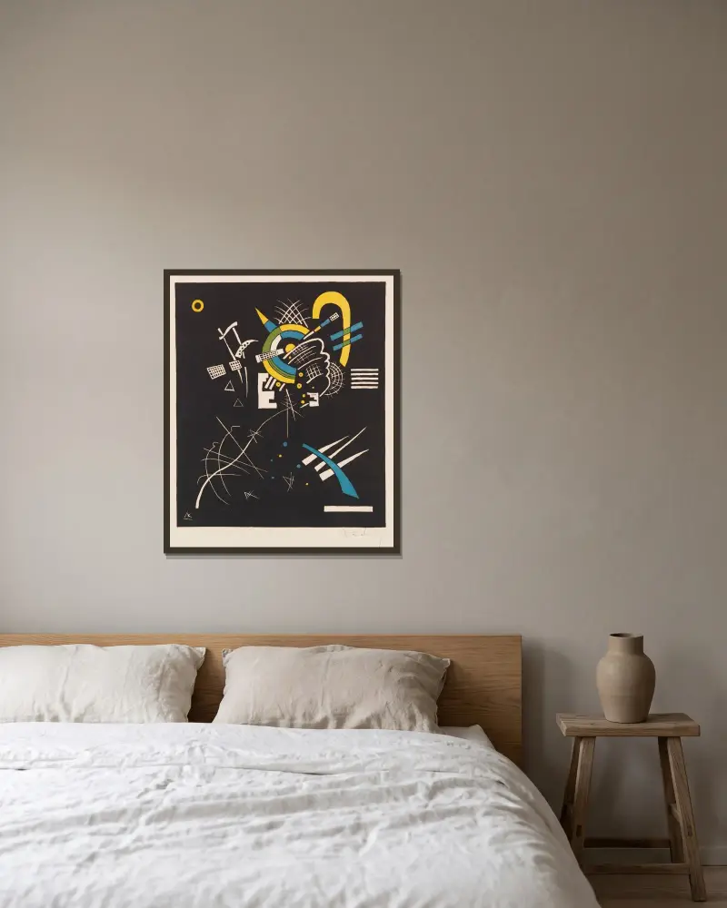 Små världar VII av Wassily Kandinsky inramad på en vägg