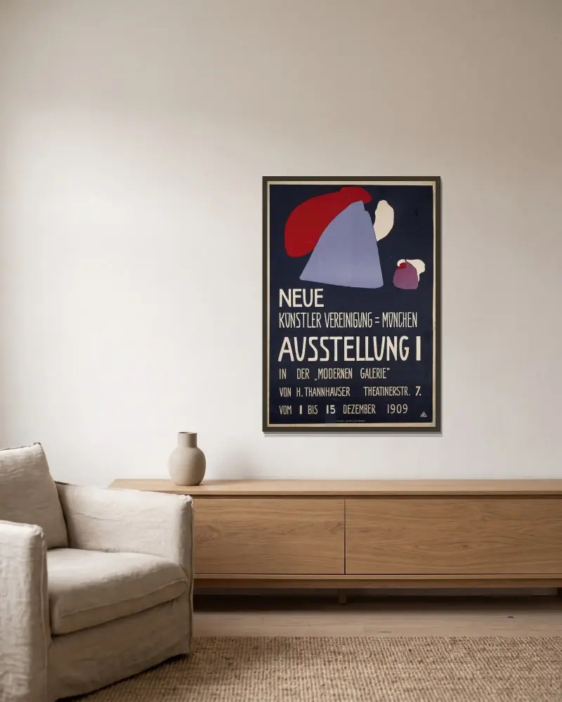 Plakat für die erste Ausstellung der Neuen Künstlervereinigung München von Wassily Kandinsky gerahmt an einer Wand