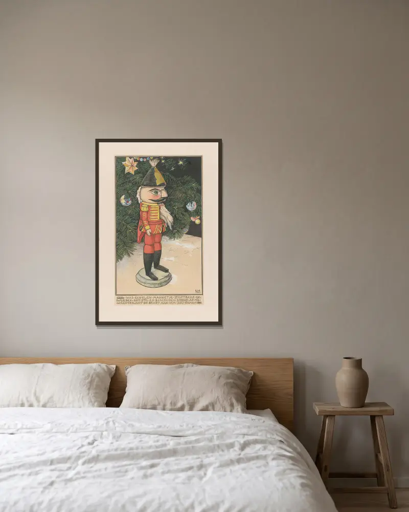 Nussknacker im Husarenmantel bei einem Weihnachtsbaum von Willem Wenckebach gerahmt an einer Wand