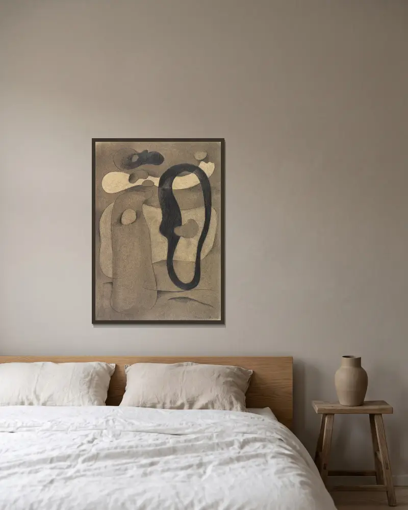 Figur mit dunkler Form av Willi Baumeister inramad på en vägg