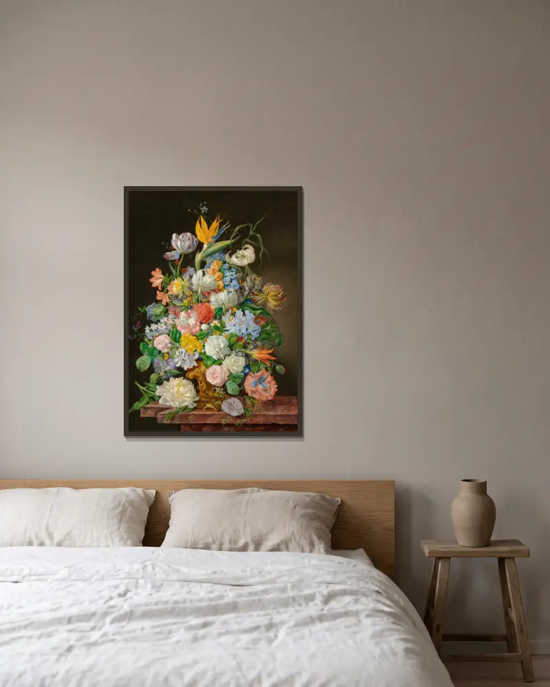 En paradisfågel, rosor, tulpaner och andra blommor i en förgylld bronsvas på en stensockel av Franz Xaver Petter inramad på en vägg