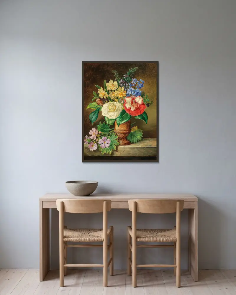 Ein Blumenstrauß mit Narzissen und Kamelien von Franz Xaver Petter gerahmt an einer Wand