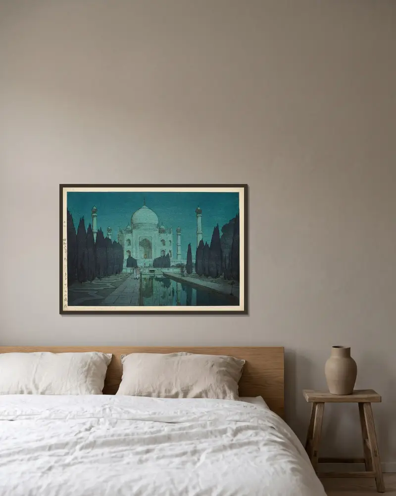 Taj Mahal, natt, nr 2 av Yoshida Hiroshi inramad på en vägg