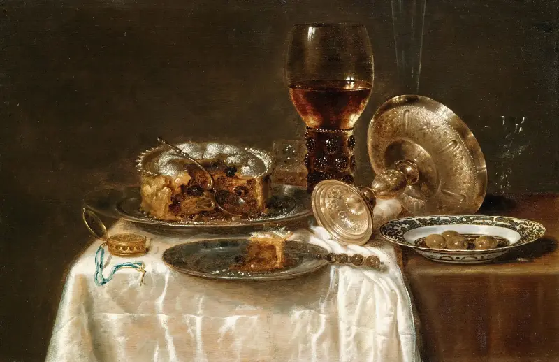 Oliver i en blåvit porslinsskål, ett roemer, vinglas, en omkullvält tazza i silver och en köttpaj av Willem Claesz Heda