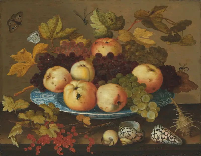 Frukt i ett wanli-porslinsfat på ett bord av Balthasar van der Ast